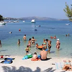 Apartman Apartments By The Sea Trogir - 9667 *
