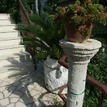 Apartman Apartments By The Sea Trogir - 9667 *