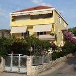 Apartman Apartments By The Sea Trogir - 9667 Trogir