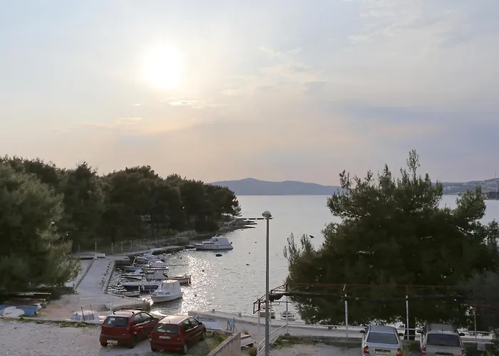 Appartamento By The Sea - 9667 Traù